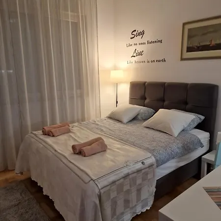 Studio Apartman Asja Zagreb Exterior photo